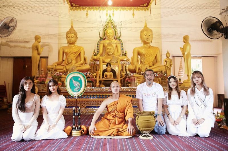 'ปลื้ม-ภูมิรพี' เข้าพิธีอุปสมบท ทดแทนพระคุณพ่อแม่ได้ฉายา 'ฐิติสมฺปนฺโน'