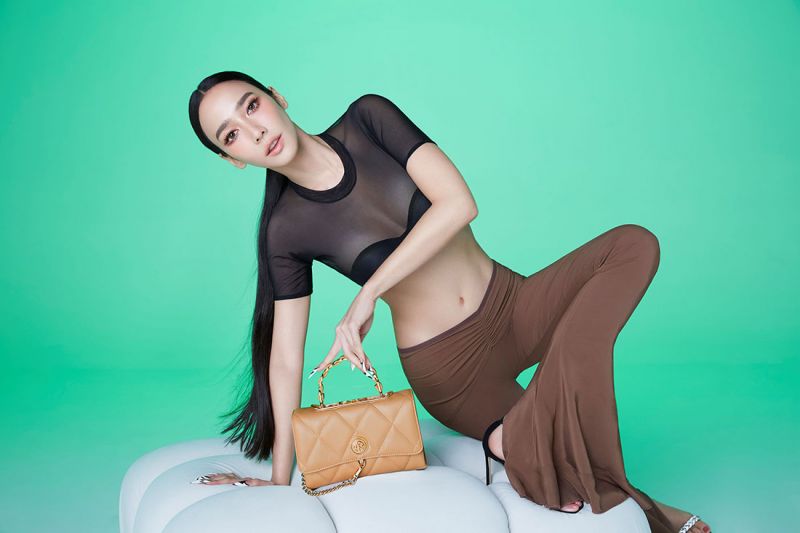 LYN เปิดตัวคอลเลคชั่น Fall 2022 พร้อมพรีเซ็นเตอร์ตัวแม่ ‘อั้ม-พัชราภา’