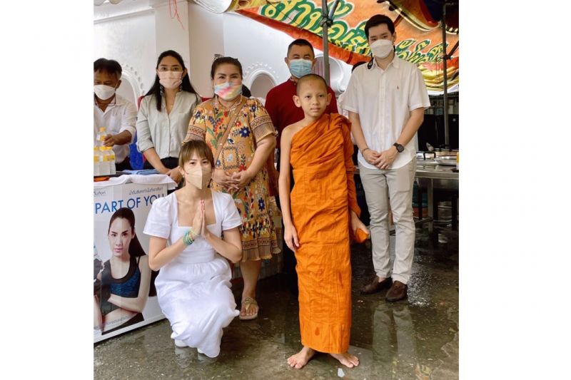 'ส.ส.จิตภัสร์'ชวนร่วมเป็นเจ้าภาพถวายภัตตาหาร แด่สามเณรพระภิกษุสำนักเรียนวัดโมลี