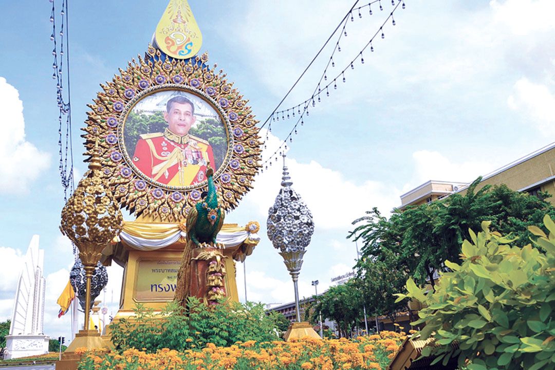 ทั่วไทยถวายพระพรในหลวง  วันเฉลิมพระชนมพรรษา 28 กรกฎาคม  นายกฯนำพิธีตักบาตรทำบุญ