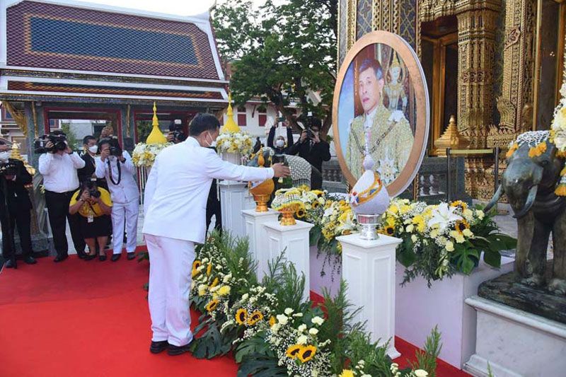 ‘มท.’จัดพิธีทำบุญตักบาตร วันเฉลิมพระชนมพรรษาพระบาทสมเด็จพระเจ้าอยู่หัว