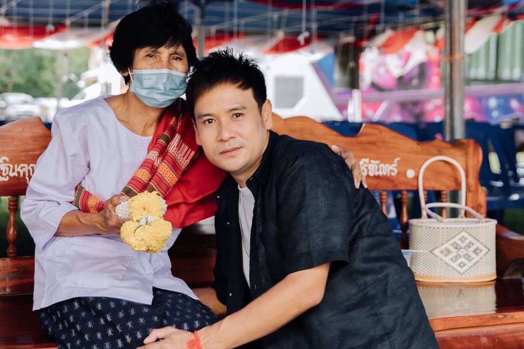 'ฮีโร่ของบ้าน คือแม่ฉันเอง'ศิลปินแกรมมี่ โกลด์ ยก 'แม่' เป็นฮีโร่ประจำบ้าน