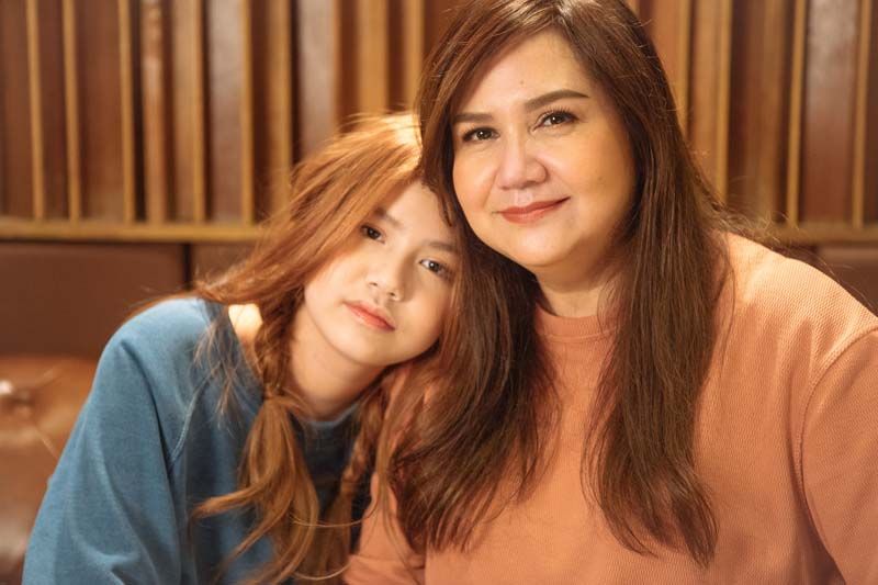 ‘รักตั้งแต่แรก’เพลงรักอบอุ่น กลั่นความรู้สึก  จากคู่แม่ลูกเสียงดี‘โบ สุนิตา-น้องฮานิ’