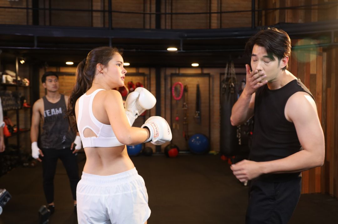 'ญาญ่า-มินท์'โชว์ลีลาออกหมัด เหลืออดต่อยหน้า 'มาริโอ้'จนปากแตก