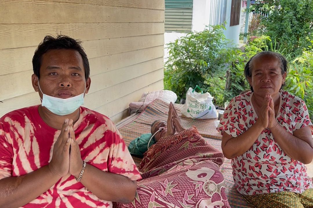 สุดรันทด! 3 ชีวิตพ่อแม่ลูก 'ป่วยติดเตียง-ฟอกไตอาทิตย์ละ 3 วัน อดมื้อกินมื้อ'