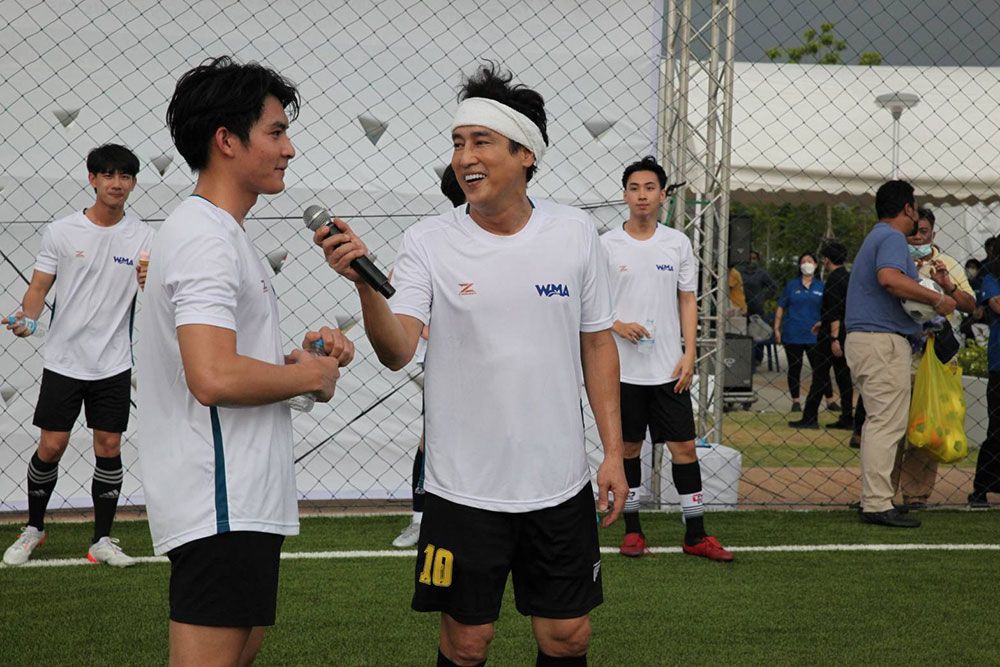 ‘ศักดิ์สิทธิ์ แท่งทอง’ นำทีมดารา  จัดแมทช์การแข่งขันพิเศษทดสอบสนามฟุตบอล