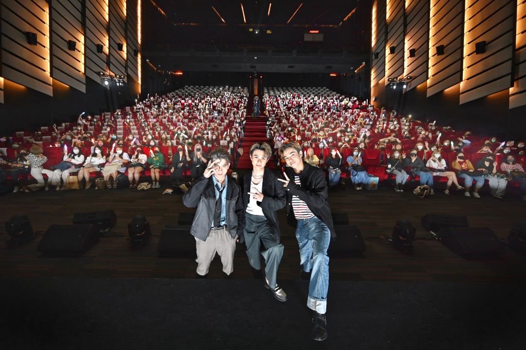 เก็บตกภาพความประทับใจของสามหนุ่ม TRINITY ในงาน 'TRINITY 1st FULL ALBUM EP.01 BREATH FANSIGN EVENT'