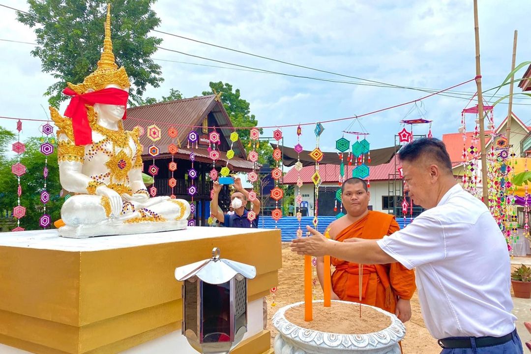 พิธีเข้มขลัง! ชาวโคกล่ามร่วมบวงสรวงเบิกเนตร 'พระมหาจักรพรรดิ์เวสสุวรรณ'