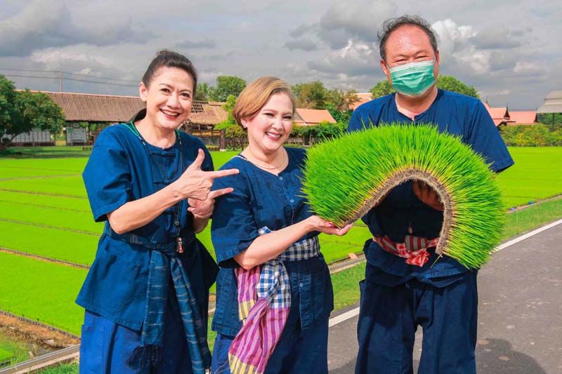 ‘คุณน้ำผึ้ง-น้อย’หลังสู้ฟ้าหน้าสู้ดิน สวมวิญญาณสาวชาวนา