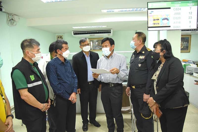 ‘จักกพันธุ์’ตรวจเยี่ยมพื้นที่เขตบางกะปิ  ชมศูนย์ BFC-รร.แยกขยะ-สวน15นาที
