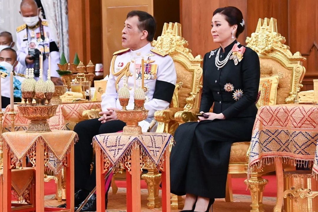 'ในหลวง-พระราชินี'เสด็จฯทรงเยี่ยมผู้บาดเจ็บและครอบครัวผู้เสียชีวิตเหตุกราดยิง 7 ต.ค.นี้