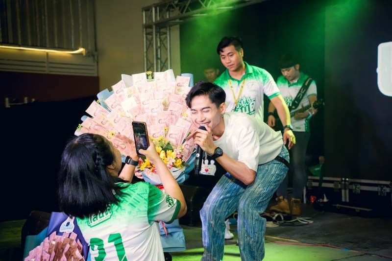 ‘แลนด์มิตติ้ง’คอนเสิร์ตสุดม่วน ศิลปินคึกคัก  FC ฟินถ้วนหน้า พร้อมเปิดตัวเพลงใหม่‘ฟินเด้อ’