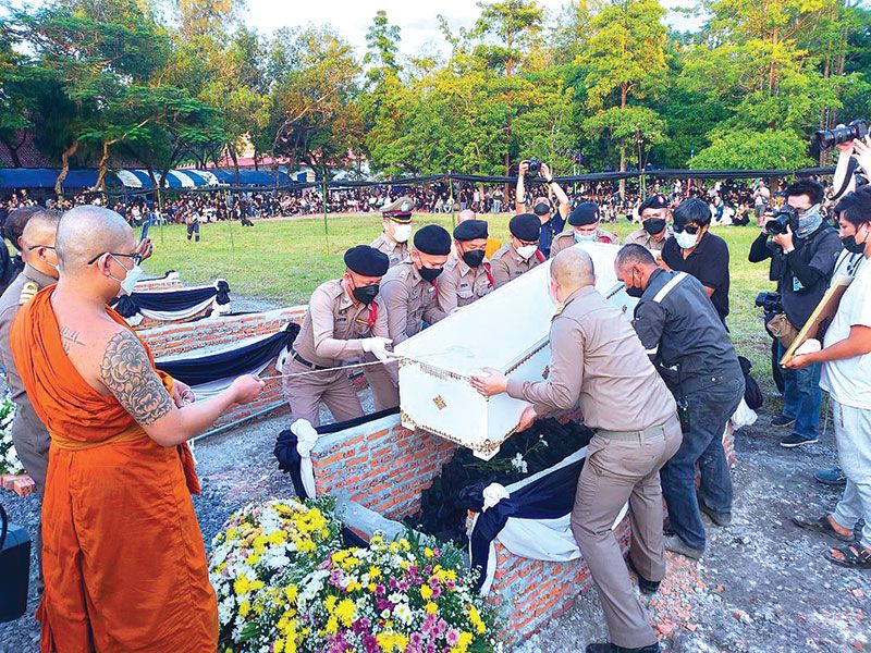 พระราชทานเพลิงศพเหยื่อกราดยิง  สุดโศกเศร้า  ร่วมส่งผู้วายชนม์สู่สรวงสวรรค์