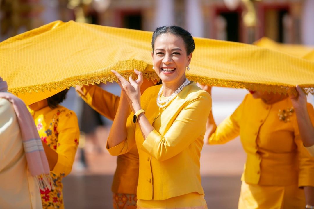 'ดร.ทวีศักดิ์ – ดร.ปภัสรา'นำทีมคนใจบุญ ร่วมงาน'ห่มผ้าพระธาตุพนม'