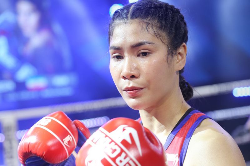 ‘ขวัญใจ’  ผงาดราชินีกำปั้นช่อง 8 โกลบอลเฮ้าส์