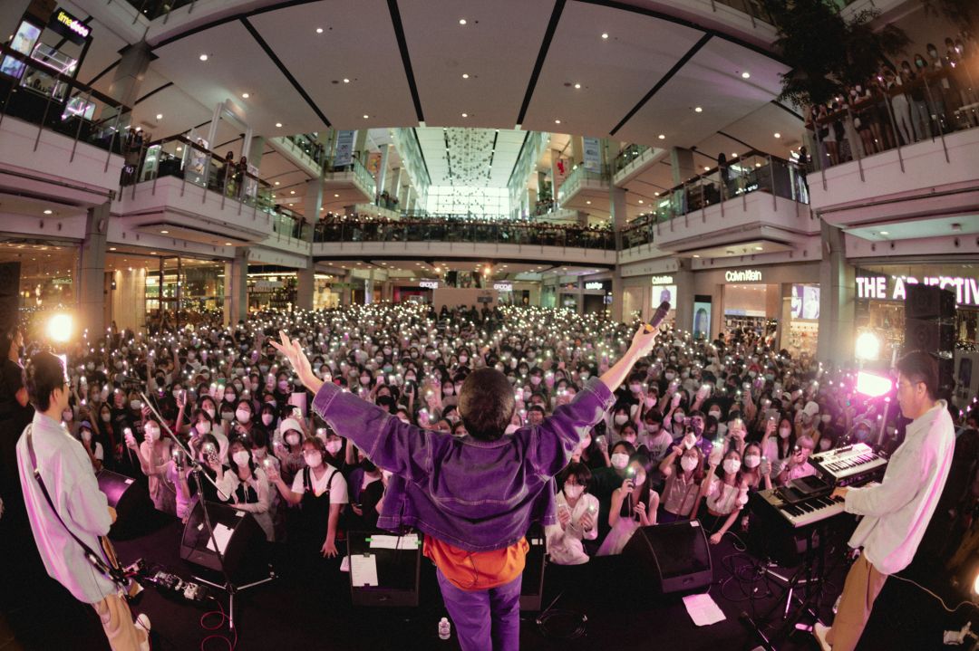 'เมโลดี้ ออฟ ไลฟ์ 13' มันสุดปัง! ผู้ชมนับหมื่น อัดแน่นเต็มๆ 3 วัน 3 เวทีที่ศูนย์การค้าเซ็นทรัลเวิลด์