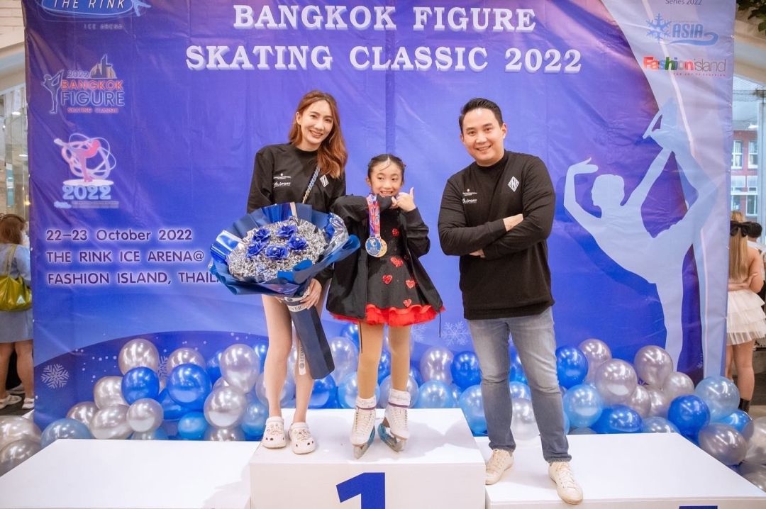 เฟอร์รารี่ขึ้นแท่นดาวรุ่งไอซ์สเก็ต หยิบถุงเท้านำโชคใส่แข่ง ปอ-เบ๊นซ์ ตื่นเต้นยิ่งกว่า ขอส่งลูกเข้าสนามเอง