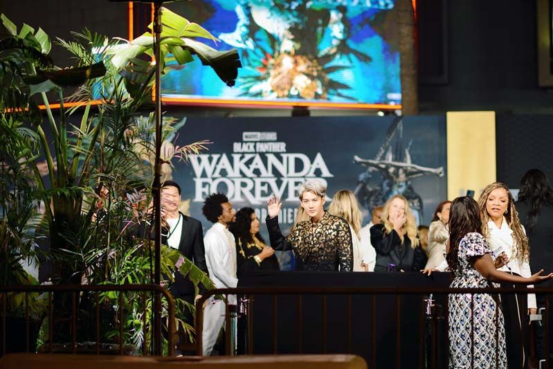 ‘กอล์ฟ-พิชญะ’ ตัวแทนแฟนมาร์เวลไทย กระทบไหล่นักแสดงฮอลลีวู้ด