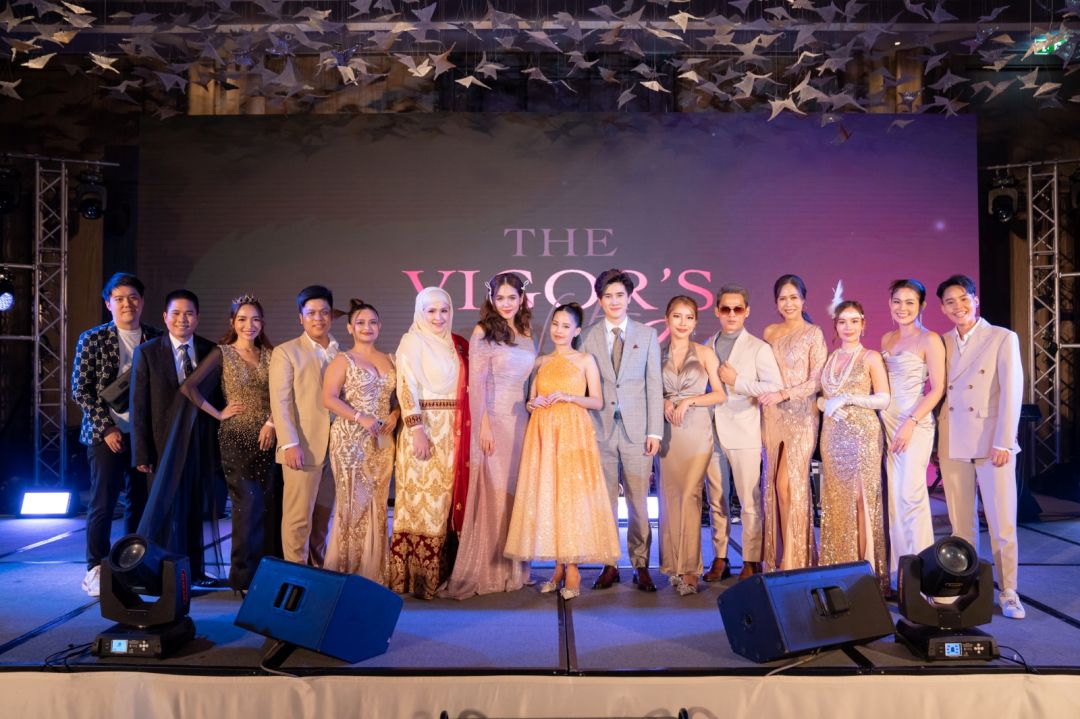 'ชมพู่ – อารยา'แอบหนีลูก!ร่วมฉลองความปัง!ยอดทะลุ 2 ล้าน