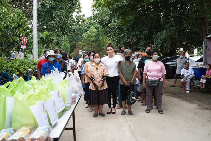 ‘ดร.เซปิง’ ลงพื้นที่ให้กำลังใจผู้ประสบภัยน้ำท่วมนนทบุรี