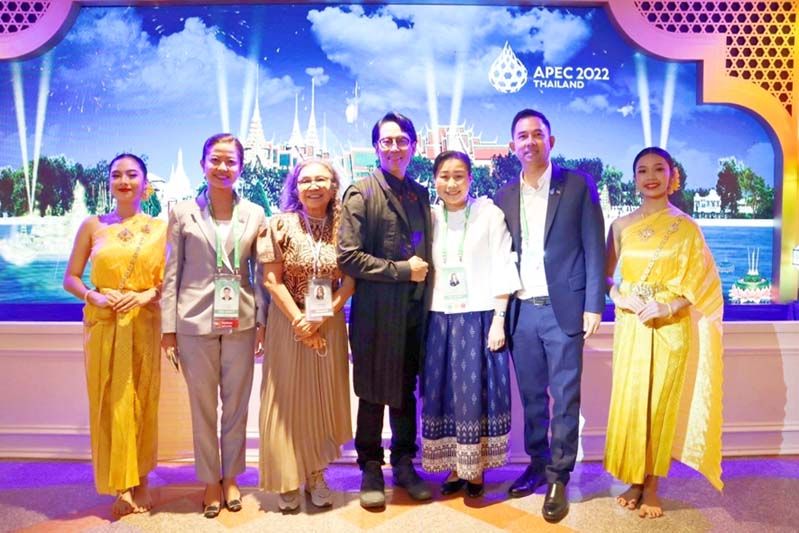 ‘เบิร์ด-ธงไชย’ถ่ายทอดศิลปวัฒนธรรมไทย ในงานกาลาดินเนอร์ เอเปก 2022