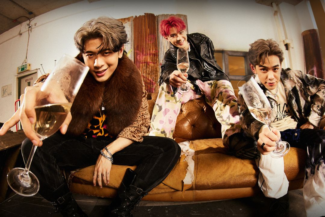 TRINITY ปลื้ม Champagne Poppin ขึ้นชาร์ตอันดับ 1 เพลงอินเตอร์ ที่คนฟังมากที่สุดในประเทศ