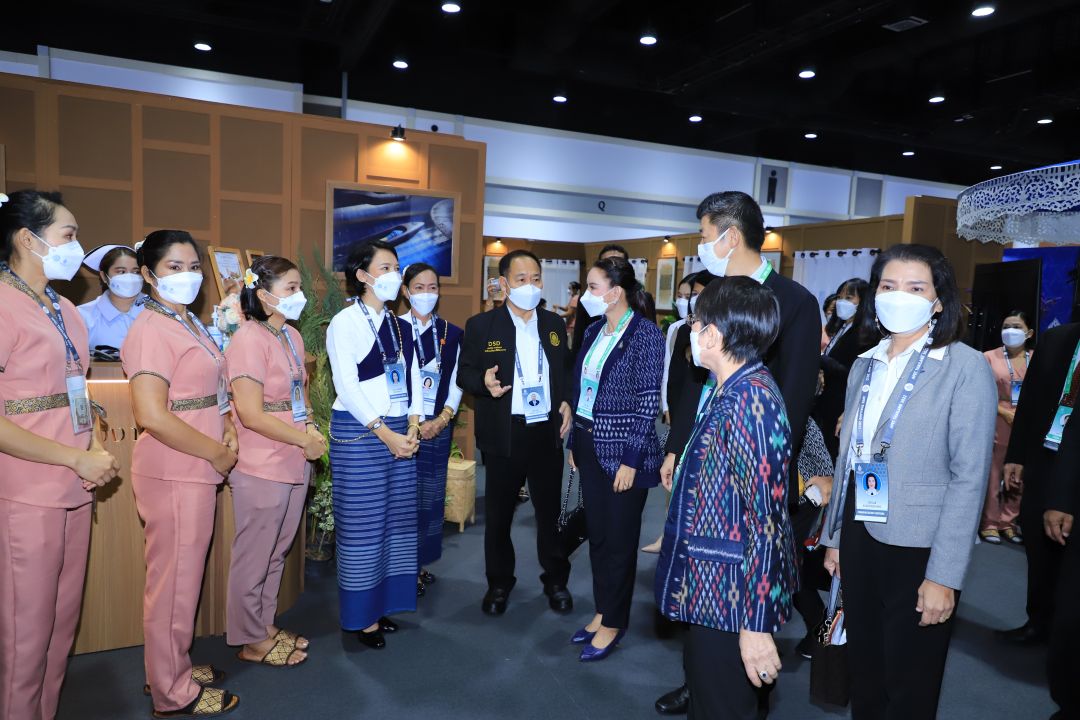 รมว.สุชาติ ส่ง ‘ที่ปรึกษา -โฆษก’ เยี่ยมบูธนวดไทย เผยกระแสตอบรับดีเกินคาดสื่อเอเปคแห่รับบริการ