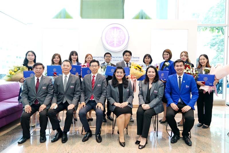 ม.ศรีปทุม กวาด 10 รางวัลดีเด่น  จาก สสอท.ประจำปี 2565