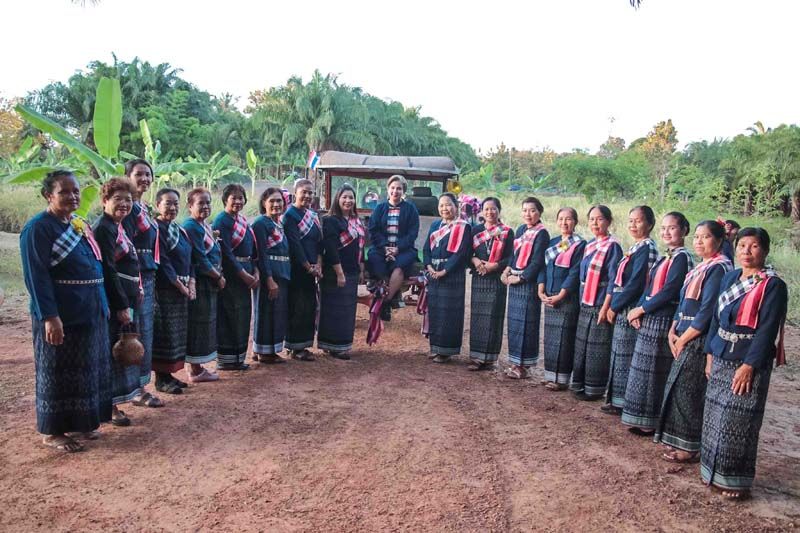 ‘คุณน้ำผึ้ง-อู’ เรียนรูวิถีวัฒนธรรมไทยพวน