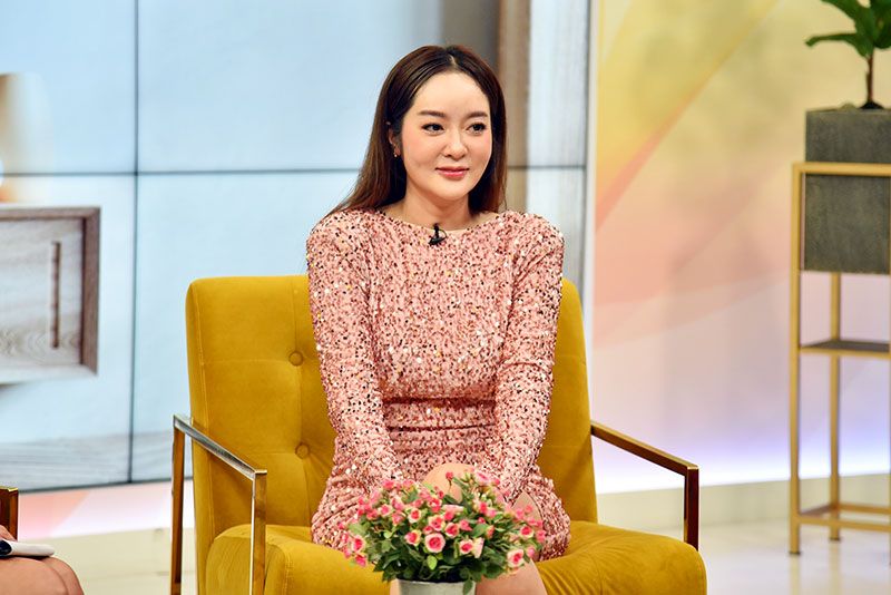 ขยันทุ่มสุดตัว ‘แก้มบุ๋ม-ปรียาดา’  รับบทแม่ค้าออนไลน์ชีวิตไม่มีตกอับ!