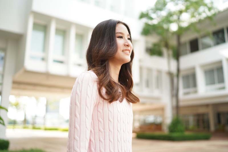 ทำความรู้จักสาวน้อยมากความสามารถ ‘เพิร์ซ-อมลณัฐ’  กับผลงานซิงเกิ้ลเดี่ยวครั้งแรกในชีวิต