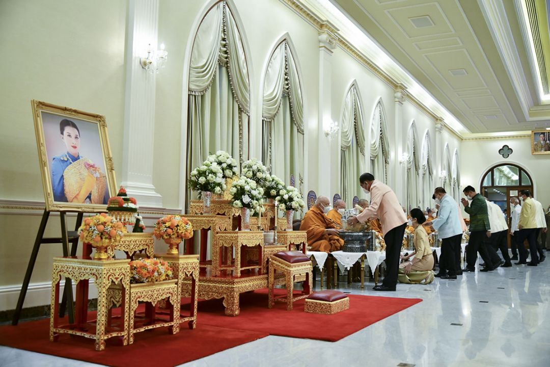 นายกฯนำถวายพระพรชัยมงคล  เจ้าฟ้าพัชรกิติยาภาฯ  เปิดทำเนียบเจริญพระพุทธมนต์