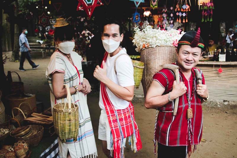 ‘น้อย-แห้ว’ซอกแซกตลาดโอ๊ะป่อย กับวิถีชาวกะเหรี่ยง