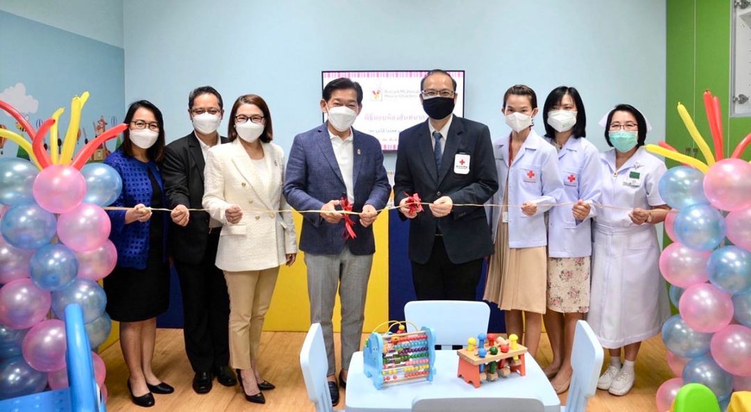มูลนิธิโรนัลด์ฯ มอบห้องสันทนาการเด็ก แก่ รพ.สมเด็จพระบรมราชเทวี ณ ศรีราชา