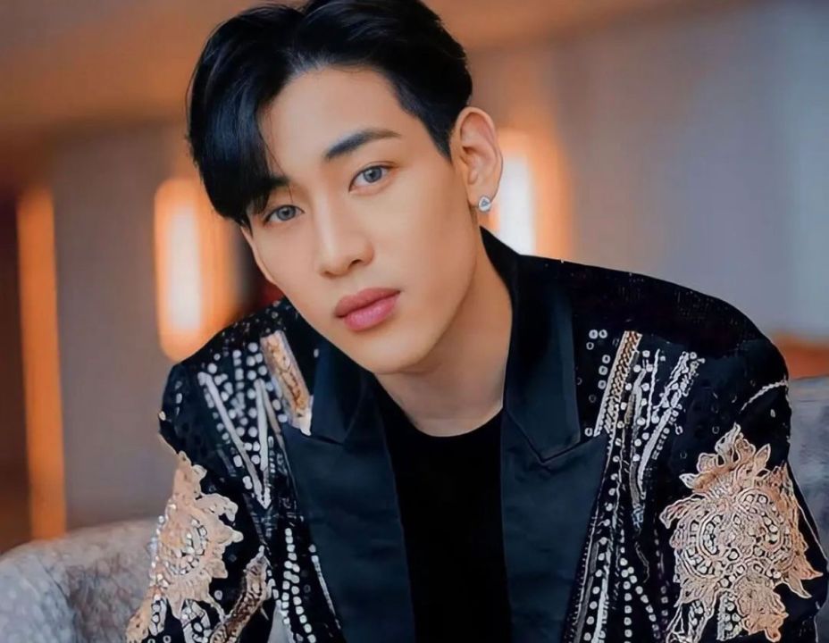 ‘แบมแบม’ดีไซน์เสื้อยืดรุ่น‘MySafePlace’ได้แรงบันดาลใจจากแมวสุดรักสี่ตัว