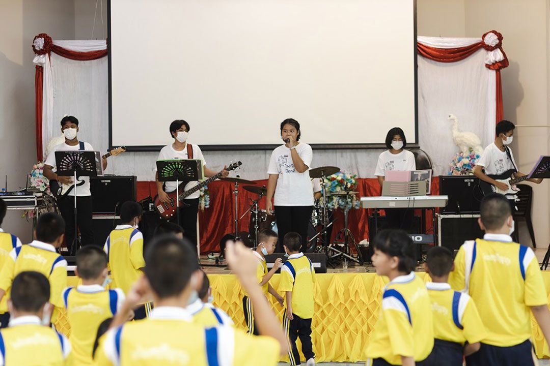 โรงเรียนพี่สู่โรงเรียนน้อง สังคมแห่งการแบ่งปันที่ รร.เพชรบุรีปัญญานุกูล