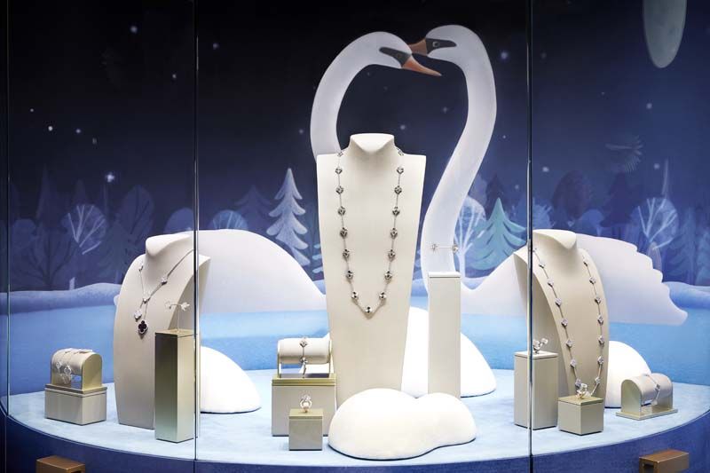 Van Cleef&Arpels จัดป๊อป-อัพที่เซ็นทรัลเอ็มบาซซี  ยลโฉมเครื่องประดับ อัลลองบรา คอลเลคชั่น