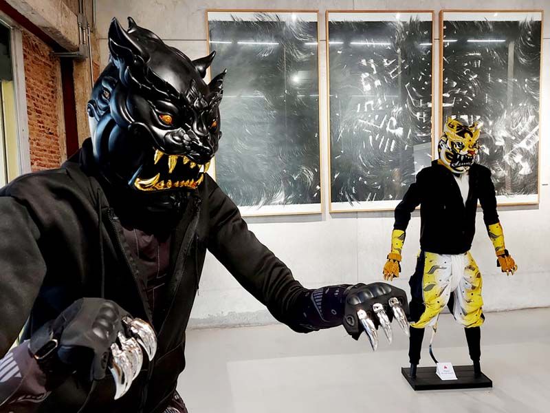 นิทรรศการ ‘กระตั้วแทงเสือ’