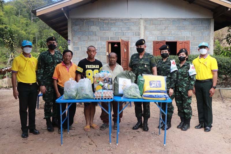 สกู๊ปพิเศษ : มทบ.38 นำส่งความสุขปีใหม่ให้กับประชาชนกลุ่มเปราะบาง ส่งมอบความสุขใจด้วยเสียงเพลง