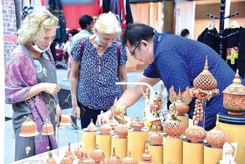 เดินหน้าหนุนงานหัตถศิลป์ไทยให้โดนใจคนรุ่นใหม่  สร้างอาชีพและรายได้ให้ชุมชนอย่างยั่งยืน