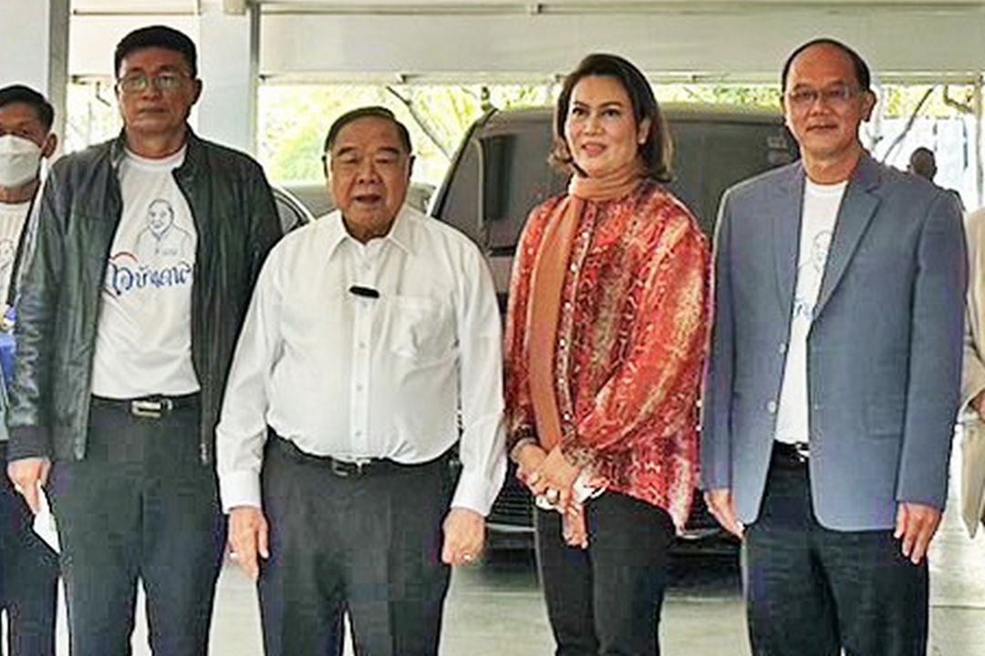 'ซ้อเจน'รองเลขาพรรค ปชป.ซบ 'พปชร.'รอลุ้นขึ้นระบบบัญชีหรือเขต