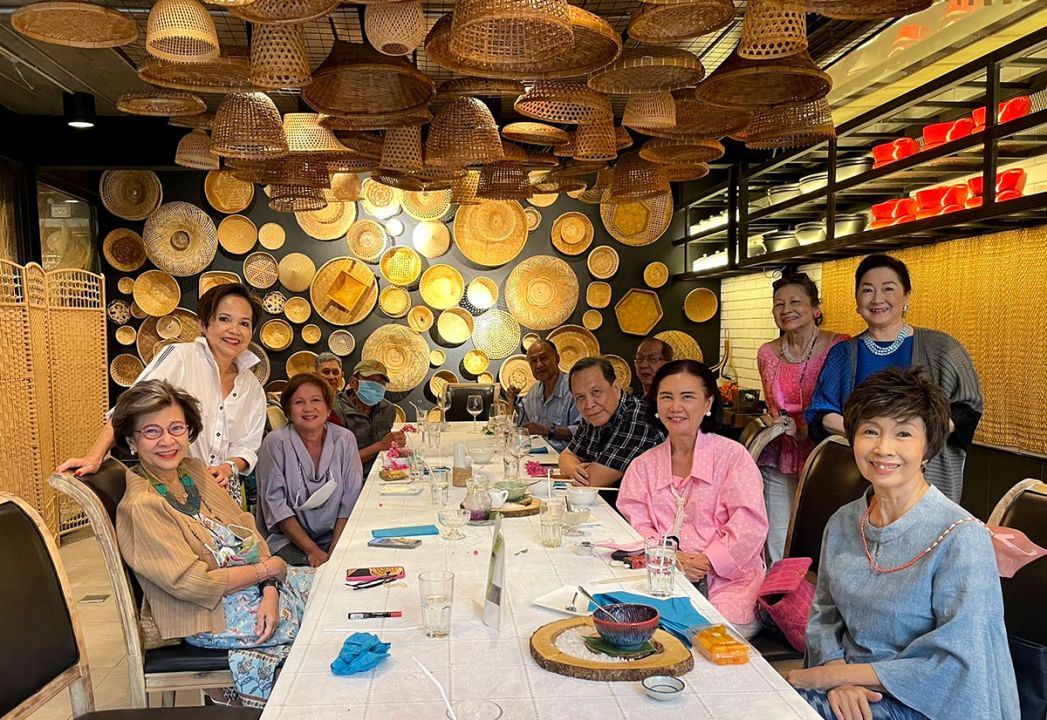 สังสรรค์ต้อนรับเพื่อนจากโลซานน์  ด้วยบรรยากาศอบอุ่นเป็นกันเอง