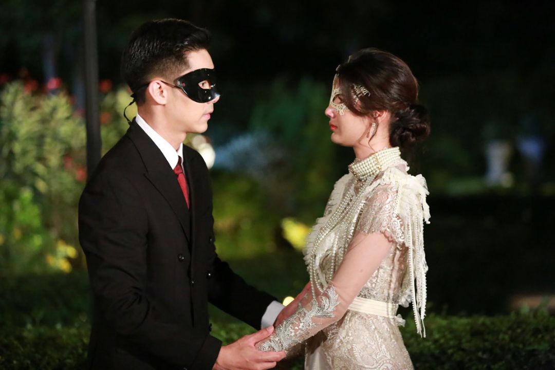 ‘พิ้งค์พลอย’ ปล่อยโฮน้ำตานอง  เหตุ ‘บูม’ สารภาพรักกลางกอง ‘เคหาสน์นางคอย’