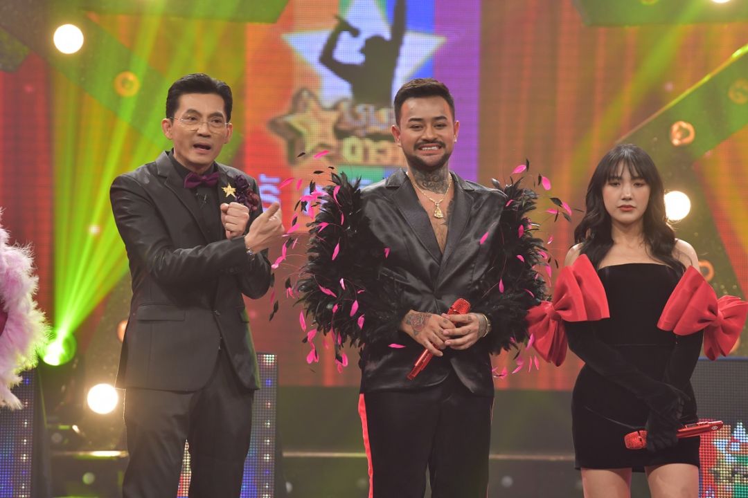 ทีเด็ดแชมป์'บอลลี่-ปิ่น'ฟีเจอริ่งแซ่บนัว'ทราย บิ๊กเซเว่น'ร่วมวงโชว์คอนเสิร์ตชุมทางฯ