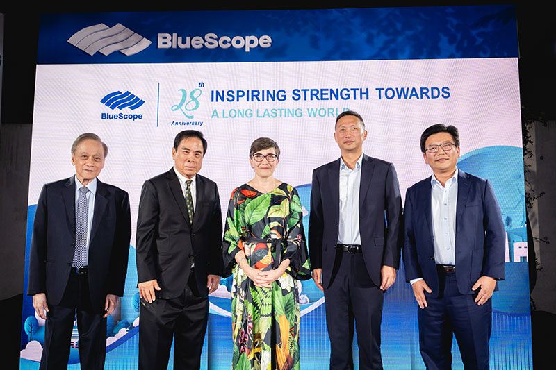 「BlueScope」の 28 周年を記念して、INSPIRING STRENGTH TOWARDS A LONG LASTING WORLD を組織し、環境に優しいというコンセプトを推進しています。