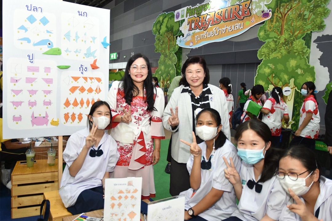 ทัพเยาวชนจากเหนือจรดใต้นับหมื่น หลั่งไหลเข้าชมงานวันนักประดิษฐ์ 2566