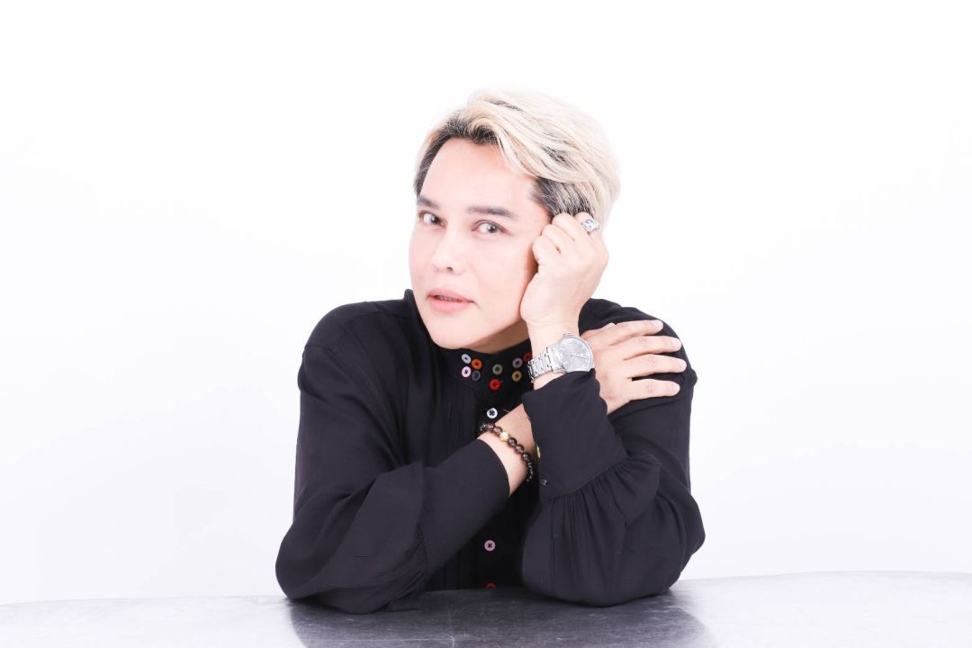 'ชายแฮ็คส์'ปัง! ‘เสริมหน้าผาก’ โหงวเฮ้งรับทรัพย์ ตั้งแต่ต้นปี