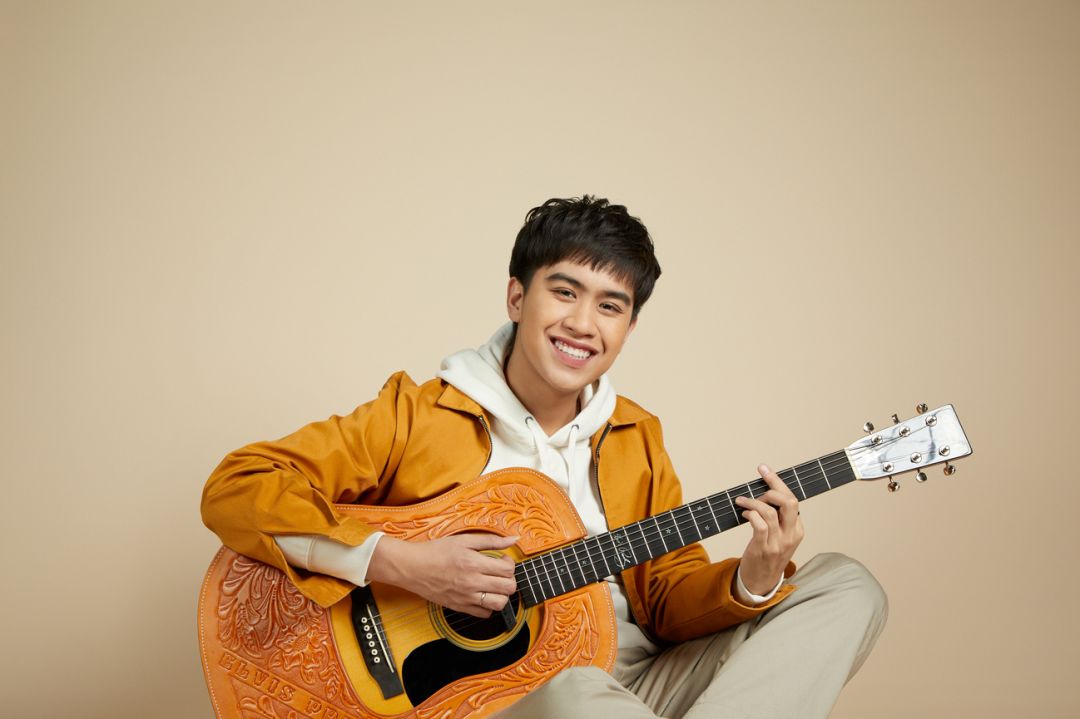 TEWTER ฐณวัฒน์ จากการเปิดหมวกเยาวราช สู่การเป็นศิลปินเต็มตัว กับ Single'เติมเน็ตมาดูเขารักกัน'