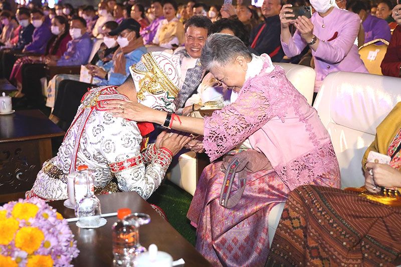 สกู๊ปพิเศษ : การแสดงโขนพระราชทาน ชุด ‘หนุมานชาญกำแหง’ สุดอลังการ  บริเวณสนามด้านหน้าศาลากลางจังหวัดเชียงราย