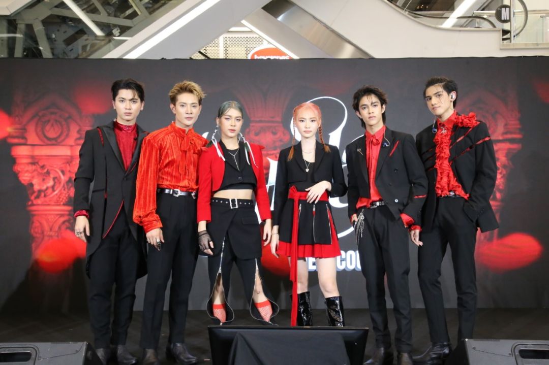 'เฉือนใจ'ปัง!ปล่อย 4 วัน ยอดวิว MV ทะลุล้าน'NEW COUNTRY'ฉลองจัดมินิคอนเสิร์ตโชว์เล่นสดครั้งแรก